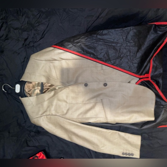 Beige Suit with belts, shoes and bow ties - Picture 5 of 15